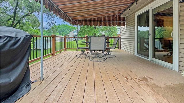 103 Lakeview Dr, Robinson Twp, PA 15136