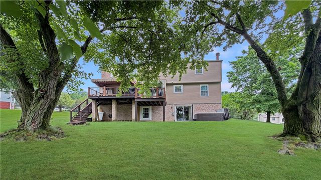 103 Lakeview Dr, Robinson Twp, PA 15136