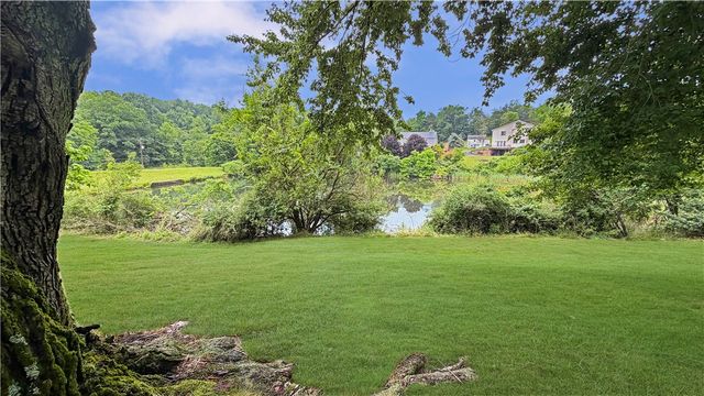 103 Lakeview Dr, Robinson Twp, PA 15136