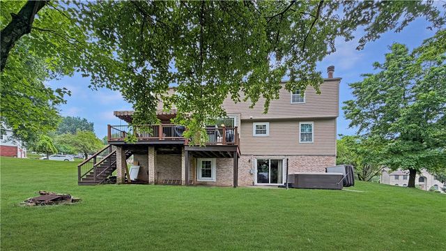 103 Lakeview Dr, Robinson Twp, PA 15136
