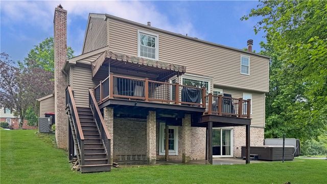 103 Lakeview Dr, Robinson Twp, PA 15136
