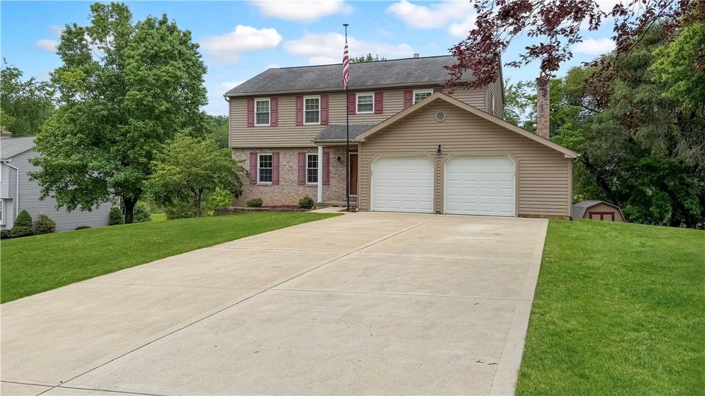 103 Lakeview Dr, Robinson Twp, PA 15136