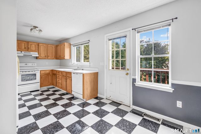 213 Algonquin Trail 213, Trumbull, CT 06611