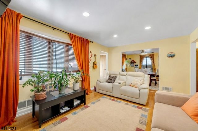 30 Marion Ave, Rochelle Park Twp., NJ 07662