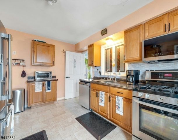 30 Marion Ave, Rochelle Park Twp., NJ 07662