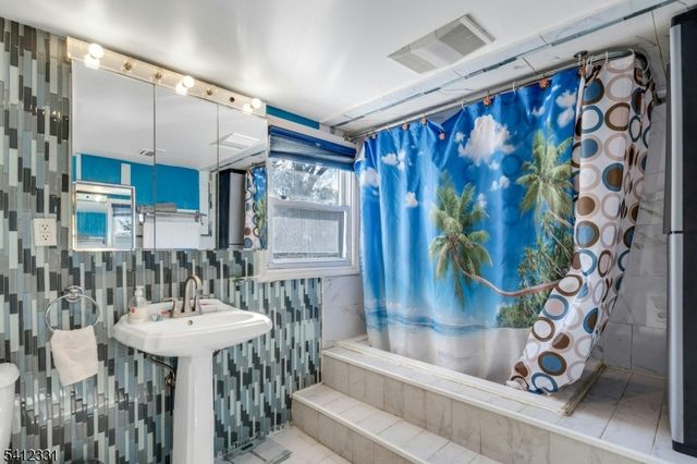 30 Marion Ave, Rochelle Park Twp., NJ 07662