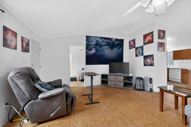 82 Jesse James Road, Edgewood, NM 87015