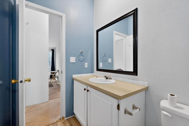 82 Jesse James Road, Edgewood, NM 87015