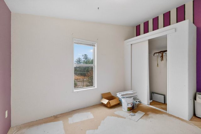 82 Jesse James Road, Edgewood, NM 87015