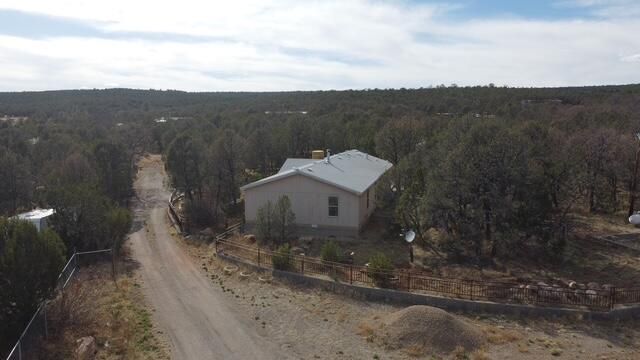 82 Jesse James Road, Edgewood, NM 87015