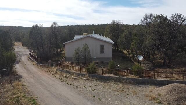 82 Jesse James Road, Edgewood, NM 87015
