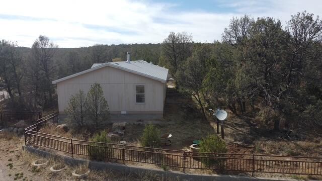 82 Jesse James Road, Edgewood, NM 87015