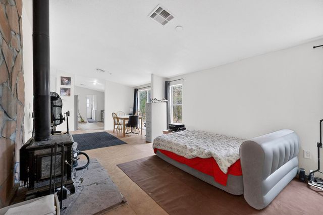 82 Jesse James Road, Edgewood, NM 87015