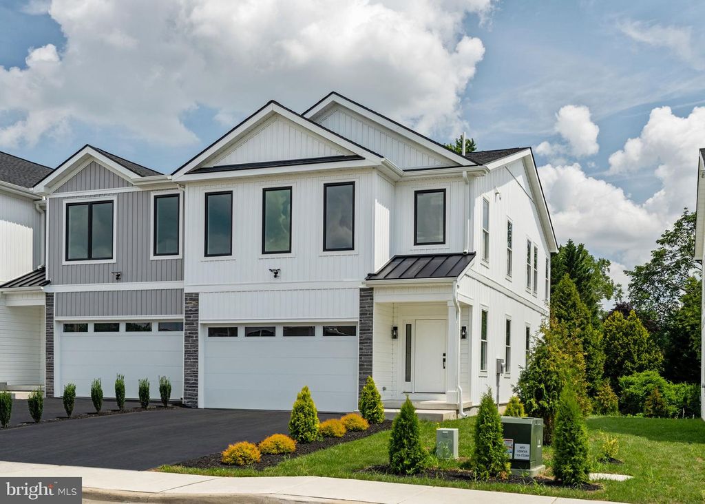 689 PROVIDENT RD, Southampton, PA 18966