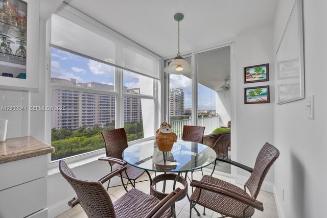 607 Ocean Dr 11K, Key Biscayne, FL 33149