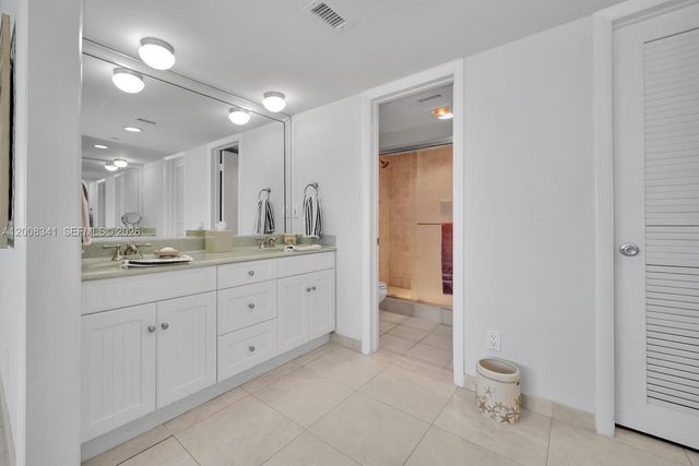 607 Ocean Dr 11K, Key Biscayne, FL 33149