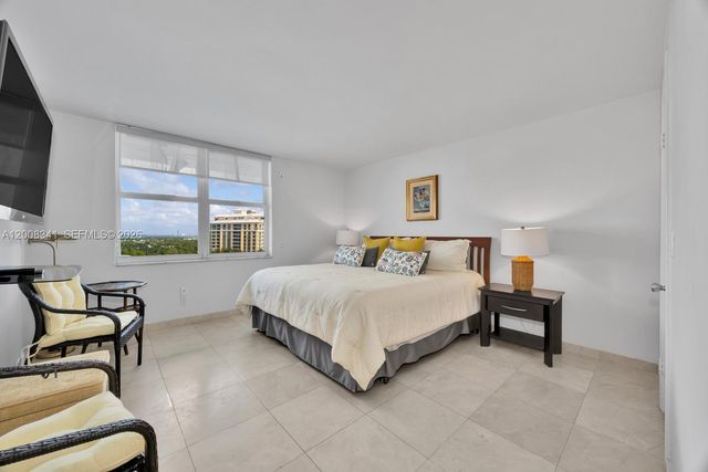 607 Ocean Dr 11K, Key Biscayne, FL 33149