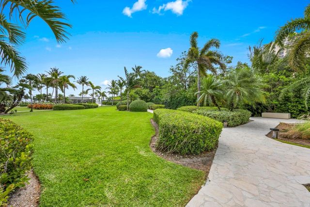 607 Ocean Dr 11K, Key Biscayne, FL 33149