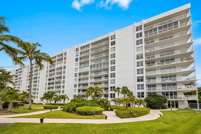 607 Ocean Dr 11K, Key Biscayne, FL 33149