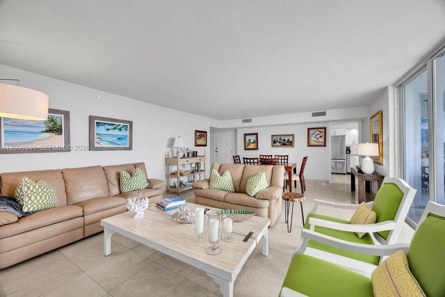 607 Ocean Dr 11K, Key Biscayne, FL 33149