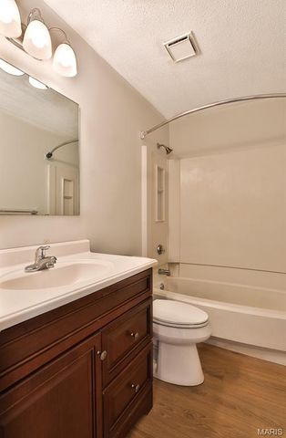 1615 Summergate Parkway M, St Charles, MO 63303