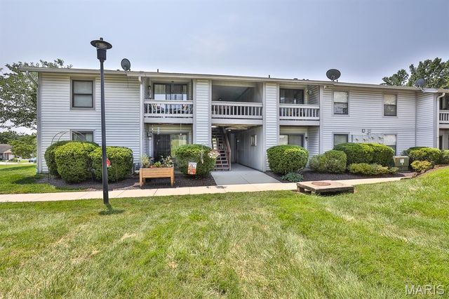1615 Summergate Parkway M, St Charles, MO 63303