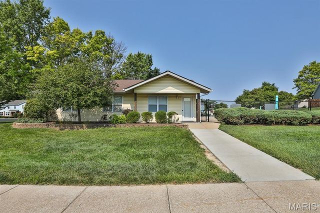 1615 Summergate Parkway M, St Charles, MO 63303