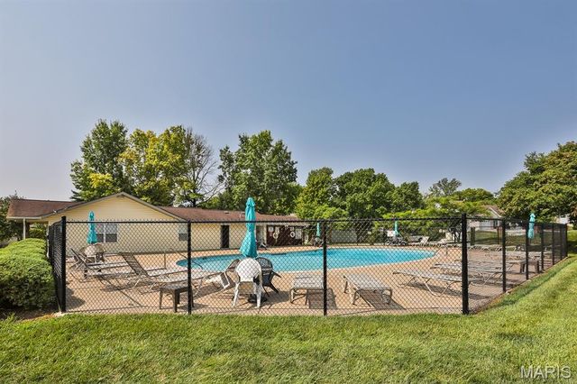 1615 Summergate Parkway M, St Charles, MO 63303