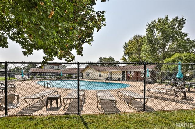 1615 Summergate Parkway M, St Charles, MO 63303