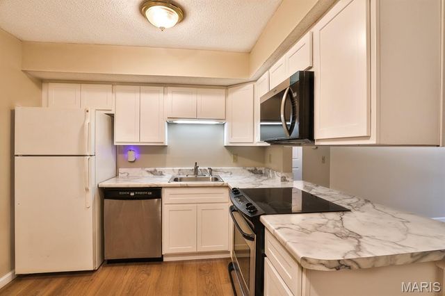 1615 Summergate Parkway M, St Charles, MO 63303