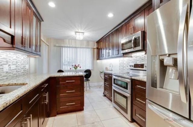 1022 Boxwood Court A1, Wheeling, IL 60090