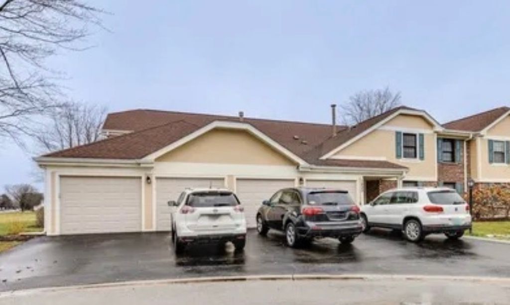 1022 Boxwood Court A1, Wheeling, IL 60090