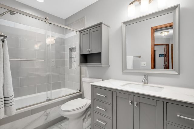 3195 Red Oak Drive, Eagan, MN 55121