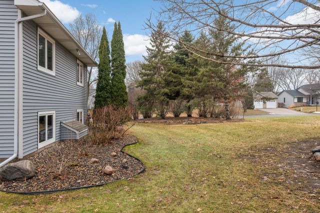 3195 Red Oak Drive, Eagan, MN 55121