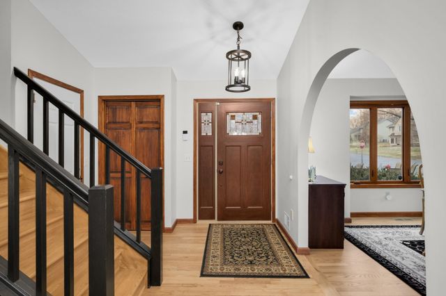 3195 Red Oak Drive, Eagan, MN 55121