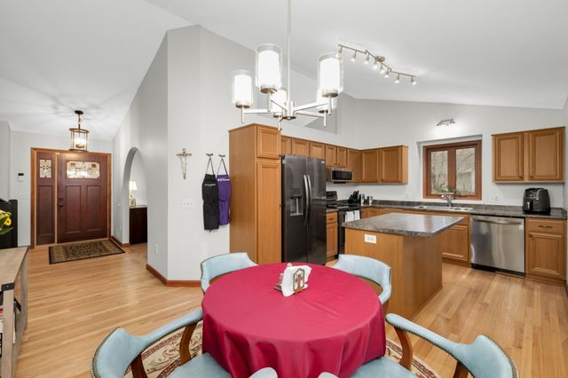 3195 Red Oak Drive, Eagan, MN 55121