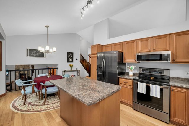 3195 Red Oak Drive, Eagan, MN 55121