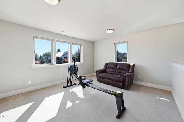63128 NW Via Cambria, Bend, OR 97703