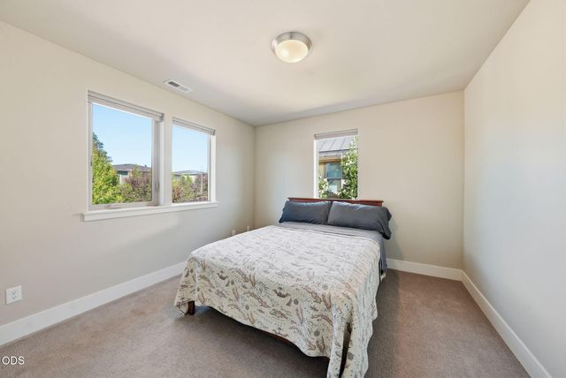 63128 NW Via Cambria, Bend, OR 97703