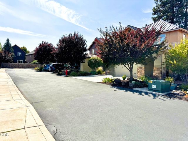63128 NW Via Cambria, Bend, OR 97703