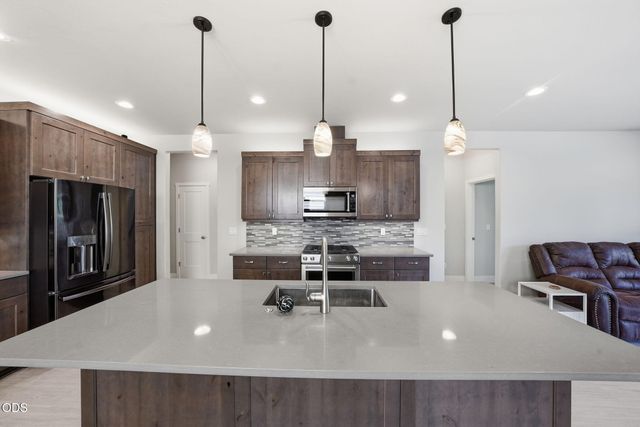 63128 NW Via Cambria, Bend, OR 97703