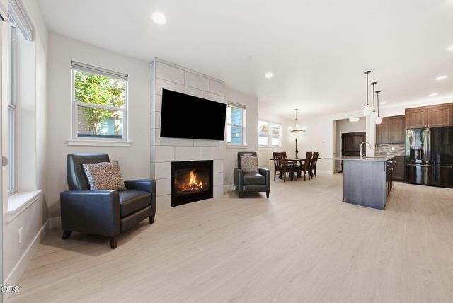 63128 NW Via Cambria, Bend, OR 97703