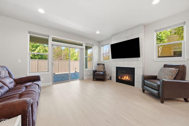 63128 NW Via Cambria, Bend, OR 97703