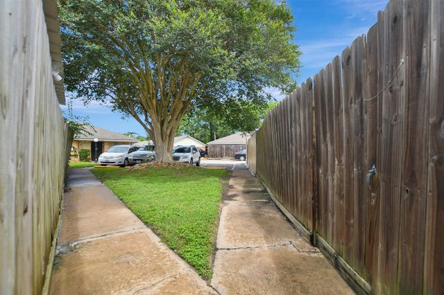 9436 Neuens Road 9436, Houston, TX 77080