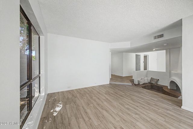 10640 N 11TH Street, Phoenix, AZ 85020