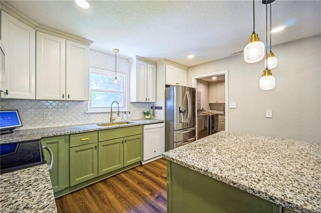 204 Alsab CIR, Virginia Beach, VA 23462