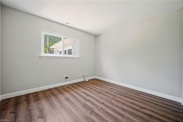 204 Alsab CIR, Virginia Beach, VA 23462