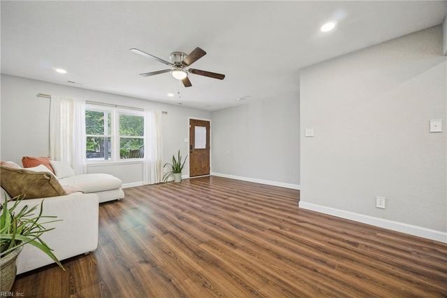 204 Alsab CIR, Virginia Beach, VA 23462
