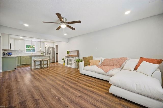 204 Alsab CIR, Virginia Beach, VA 23462