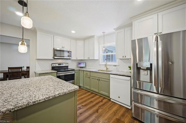 204 Alsab CIR, Virginia Beach, VA 23462